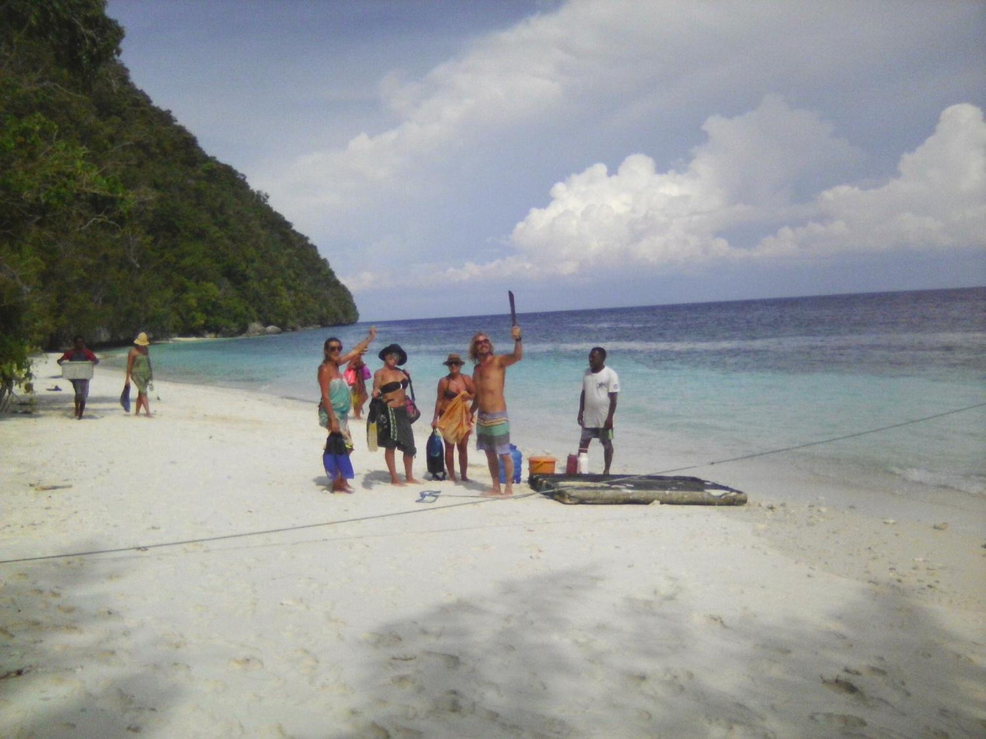 BesirRaja Ampat Blue Sea别墅 外观 照片